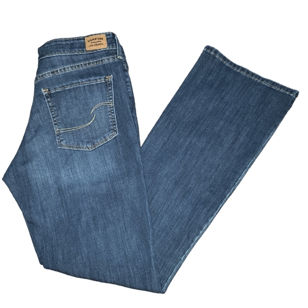 Signature by Levi Strauss Mid Rise Boot Cut Jeans Size 8